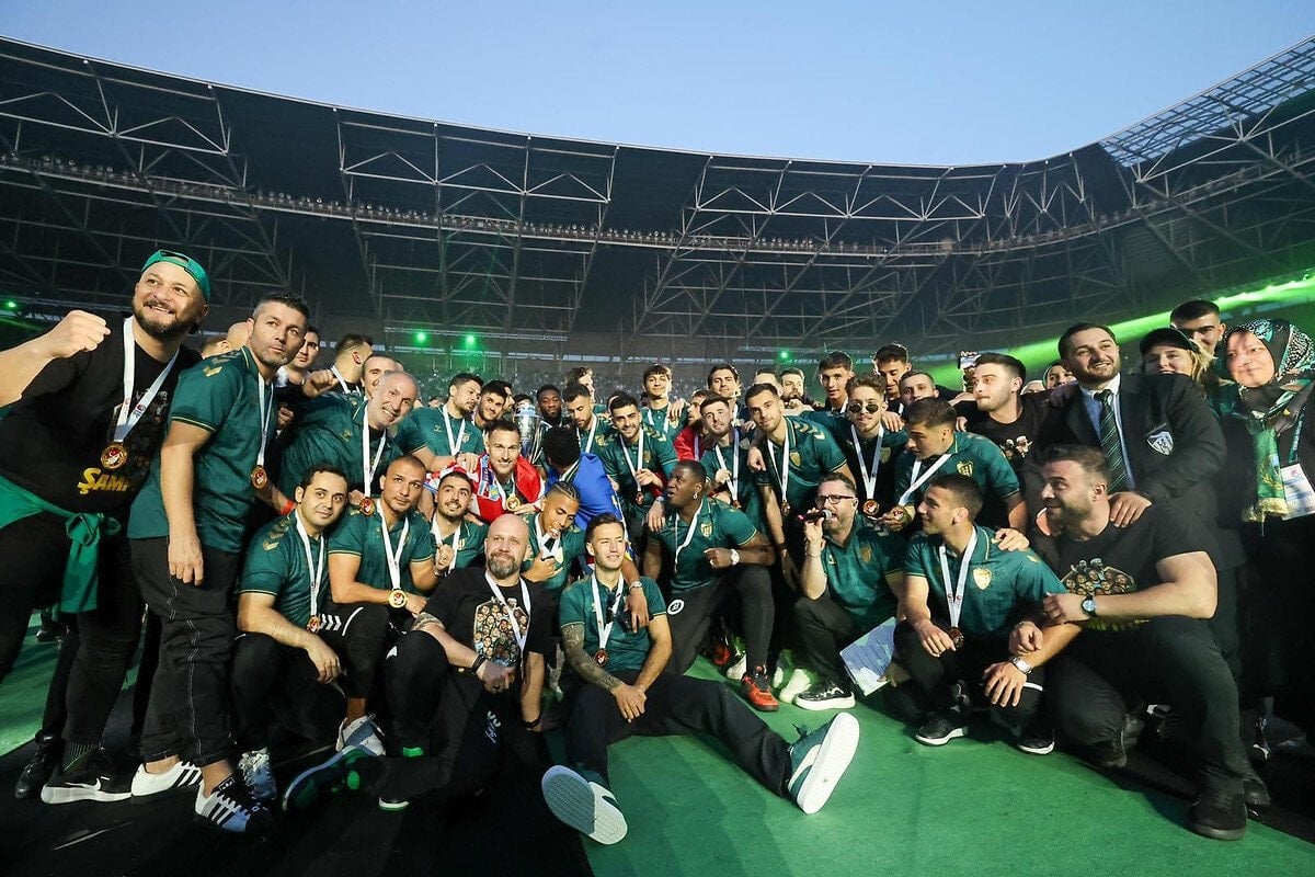 2025 Yılında Türk Futbolunda Tarihi Başarılar ve Önemli Gelişmeler