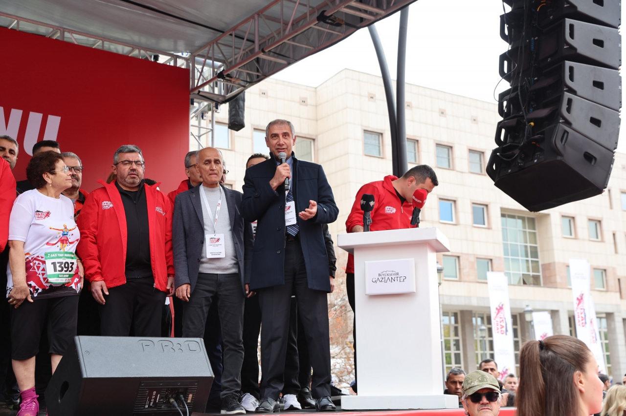 7. Gazi Yarı Maratonu heyecan ve renkli görüntülerle yapıldı