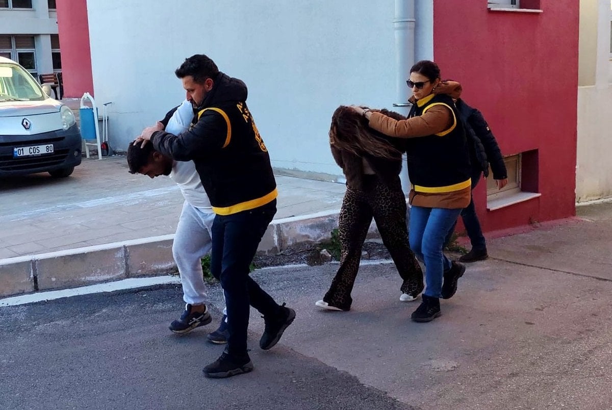 Adana’da Arkadaşını Karın, Bacak ve Boynundan Vurarak Öldüren Zanlılar Tutuklandı