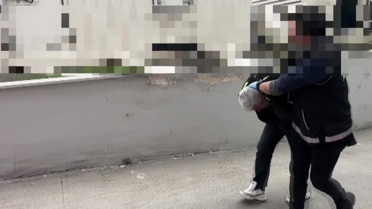 Adana'da Damacana İçinden 28 Kilo Metamfetamin Ele Geçirildi