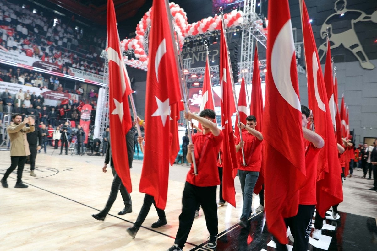 Bakan Bak: Dijital bağımlılıkla mücadelenin en etkili yolu spordur