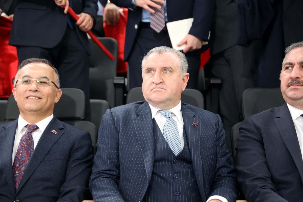 Bakan Bak: Dijital bağımlılıkla mücadelenin en etkili yolu spordur