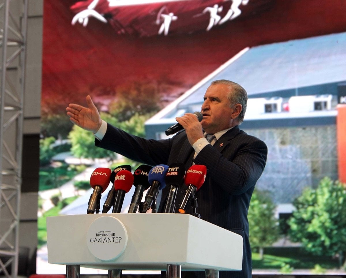 Bakan Bak: Dijital bağımlılıkla mücadelenin en etkili yolu spordur