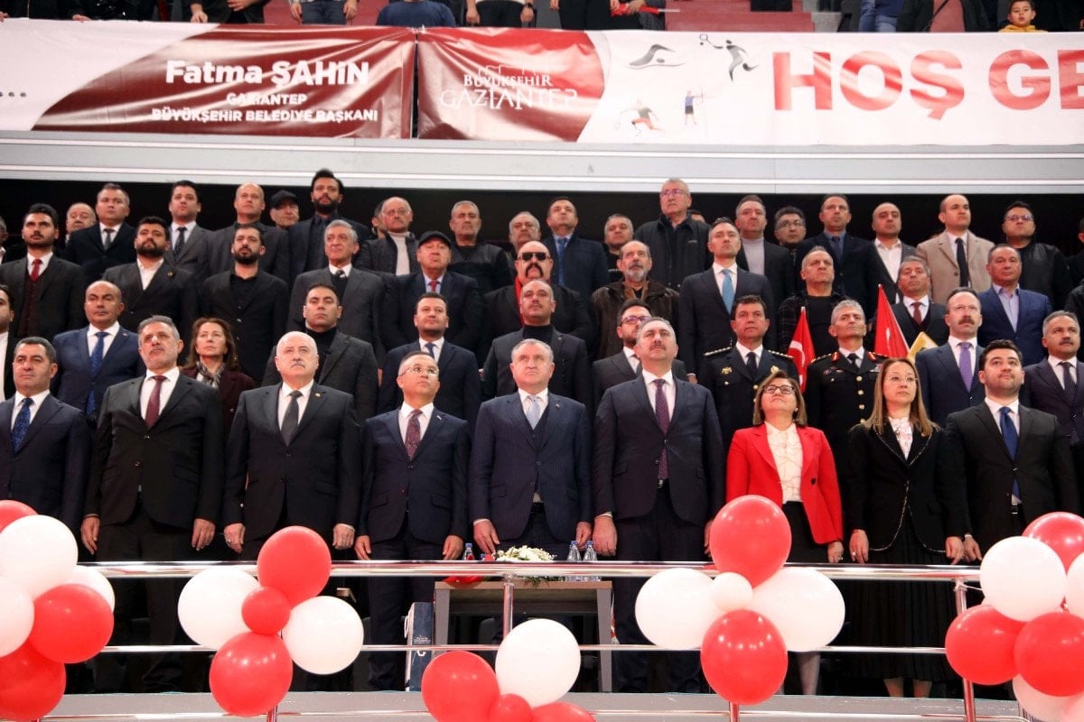 Bakan Bak: Dijital bağımlılıkla mücadelenin en etkili yolu spordur