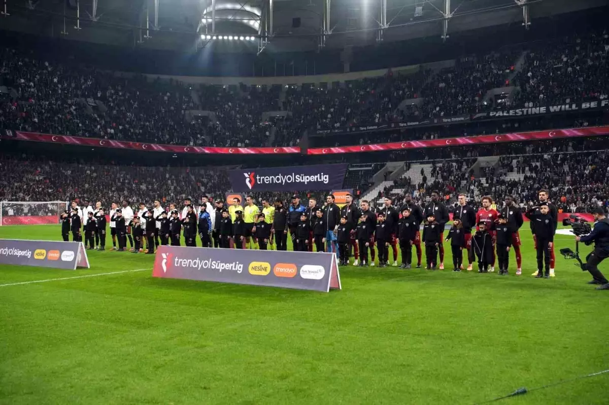 Beşiktaş - Gaziantep Maçında İlk Yarı Konuk Ekibin Üstünlüğü