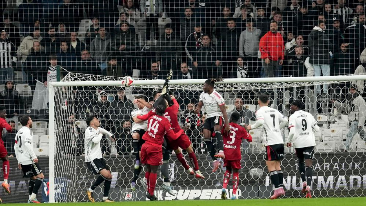 Beşiktaş Taraftarından Gaziantep FK Maçı Sonrası İstifa Tepkileri