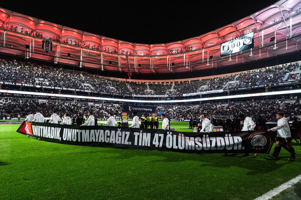 Beşiktaş bu sezon bir ileri iki geri gidiyor!
