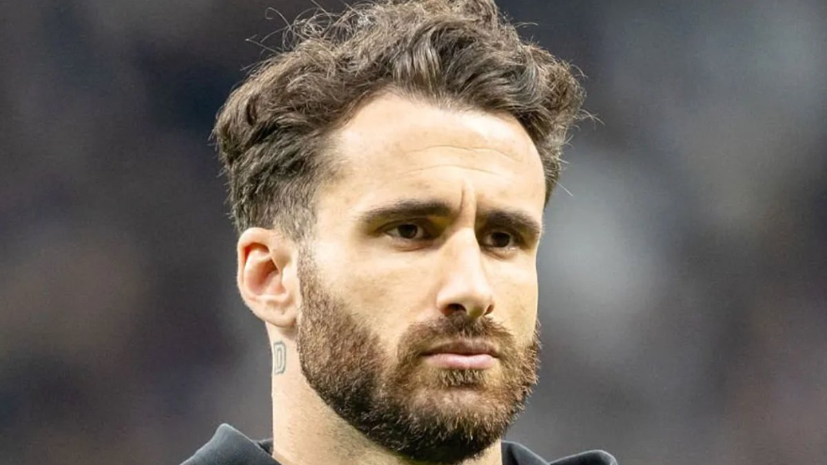 Beşiktaş'ın son antremanında Rafa Silva, sahaya dönüş antrenörü eşliğinde çalıştı