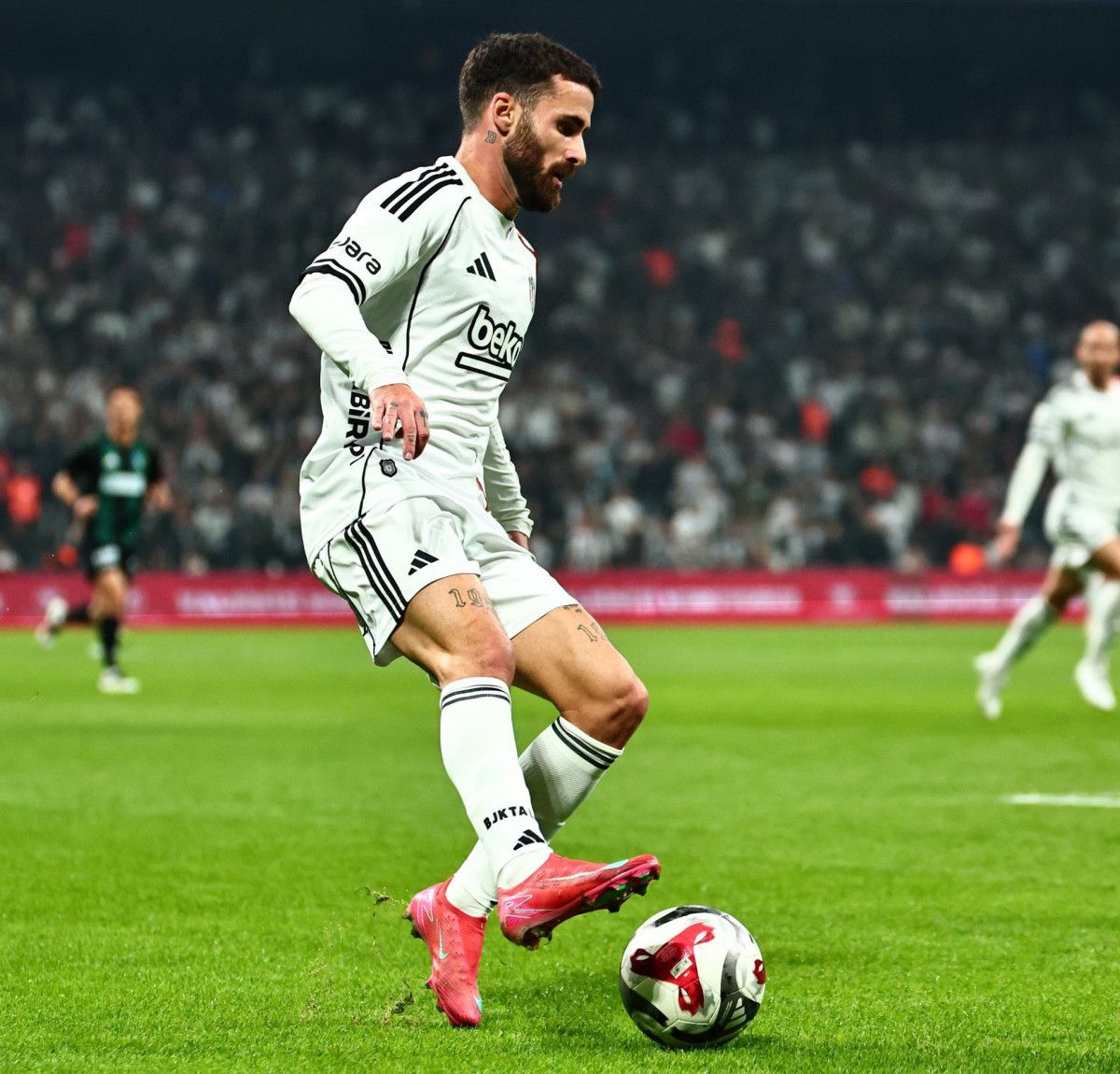 Beşiktaş'ta Rafa Silva'nın geleceği netleşiyor