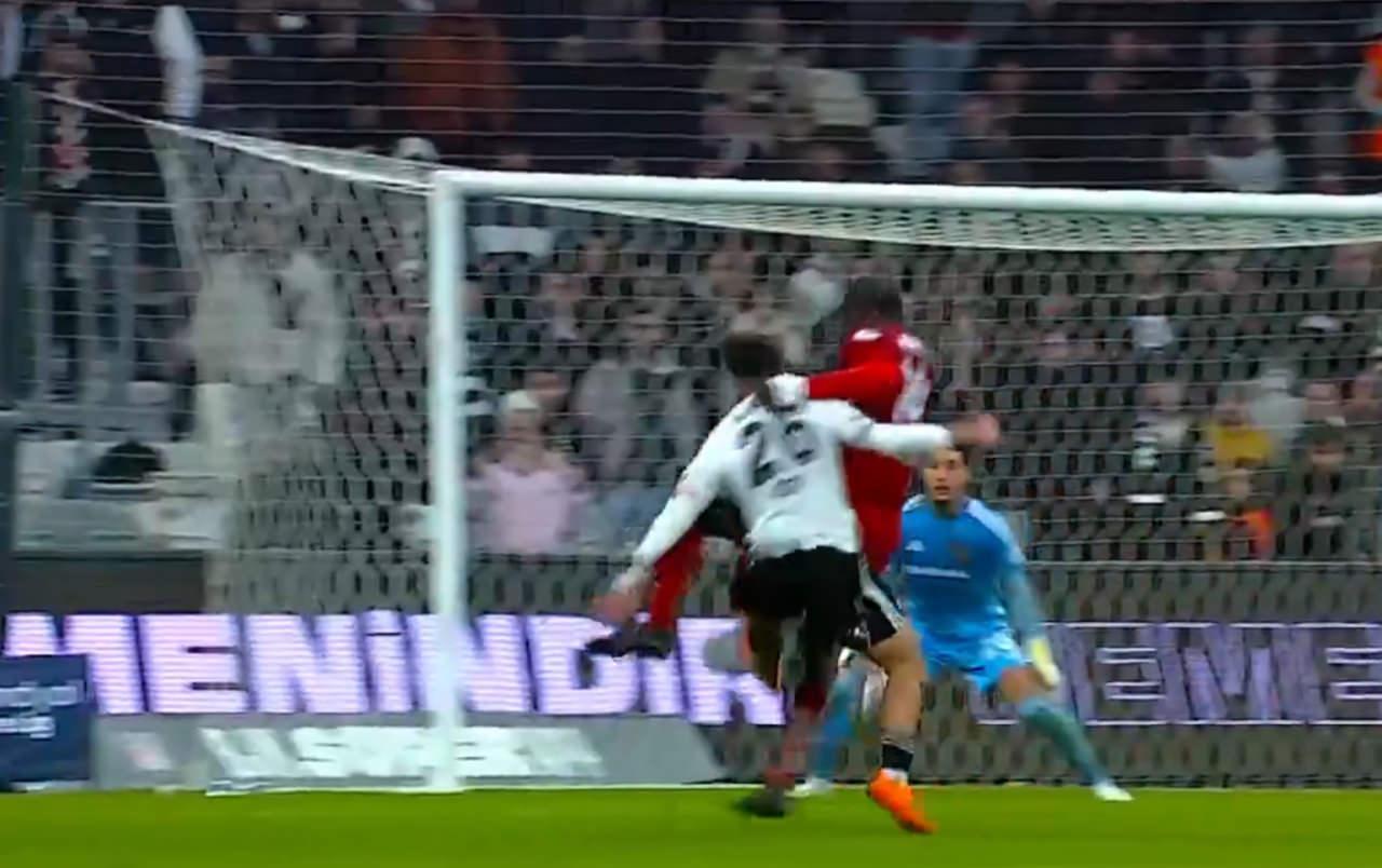 Dolmabahçe'de Ofsayt ve Penaltı Kararları Tartışması