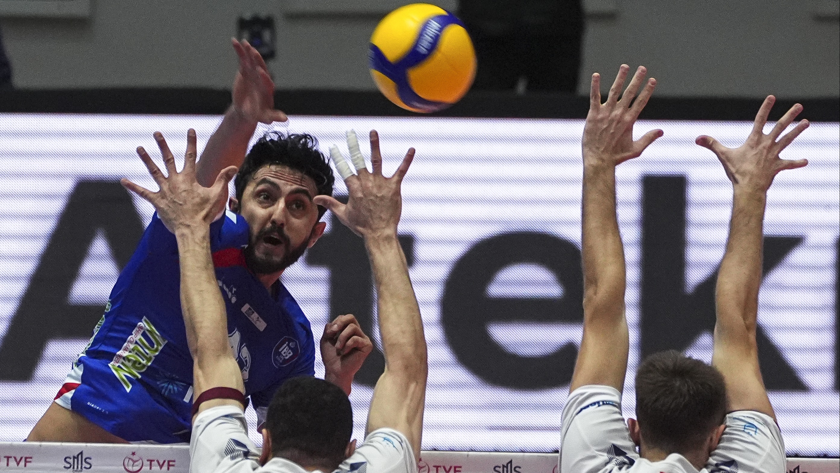 Efeler Ligi'nde sekizinci hafta başlıyor