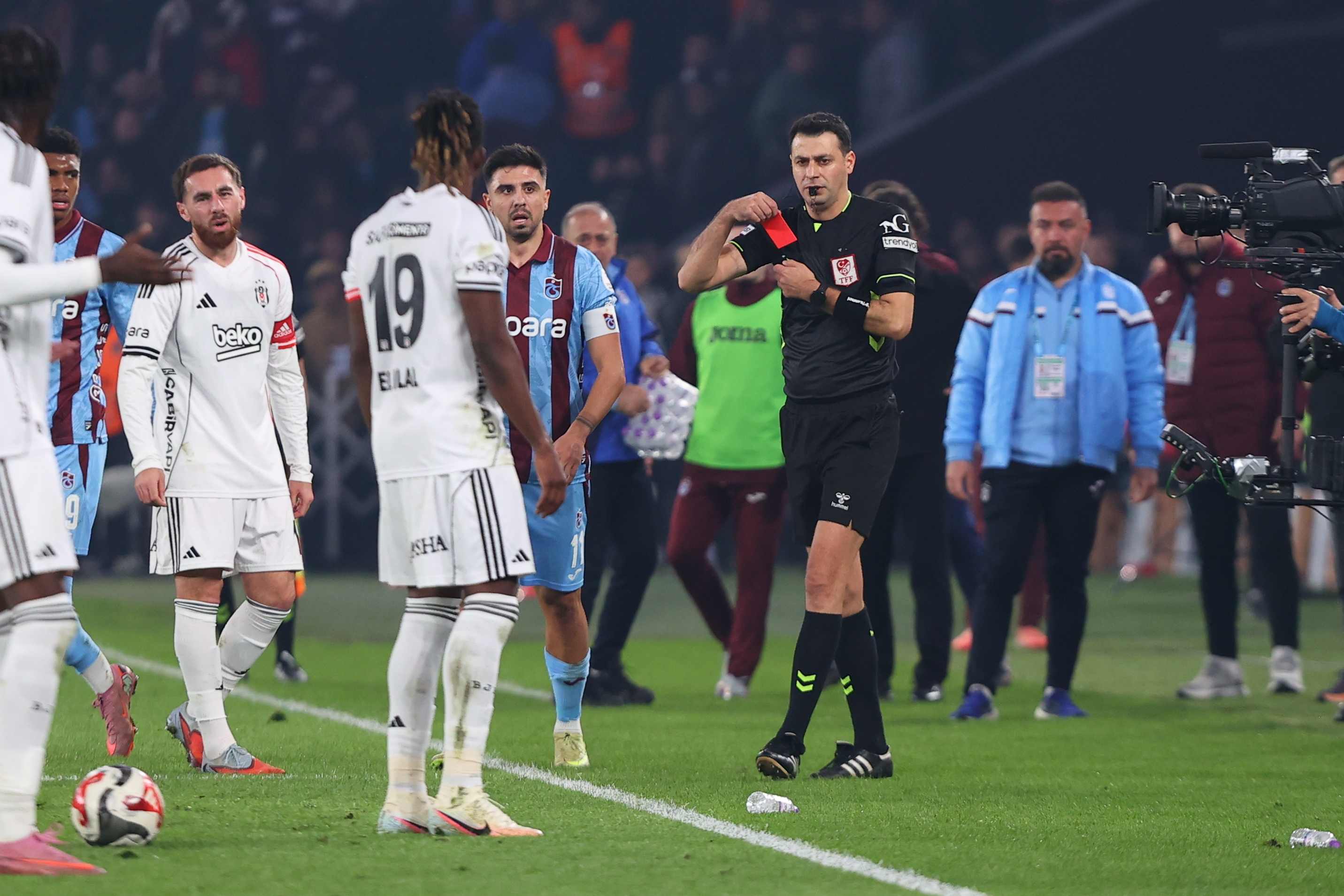 El Bilal Toure'nin Derbi Kırmızı Kart Cezası ve TFF Disiplin Kurulu Kararları Açıklandı