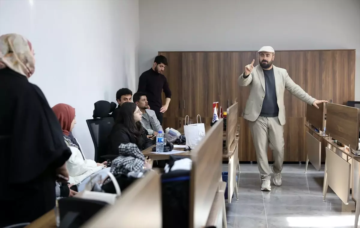 GAÜN Öğrencileri AA'ya Ziyaret