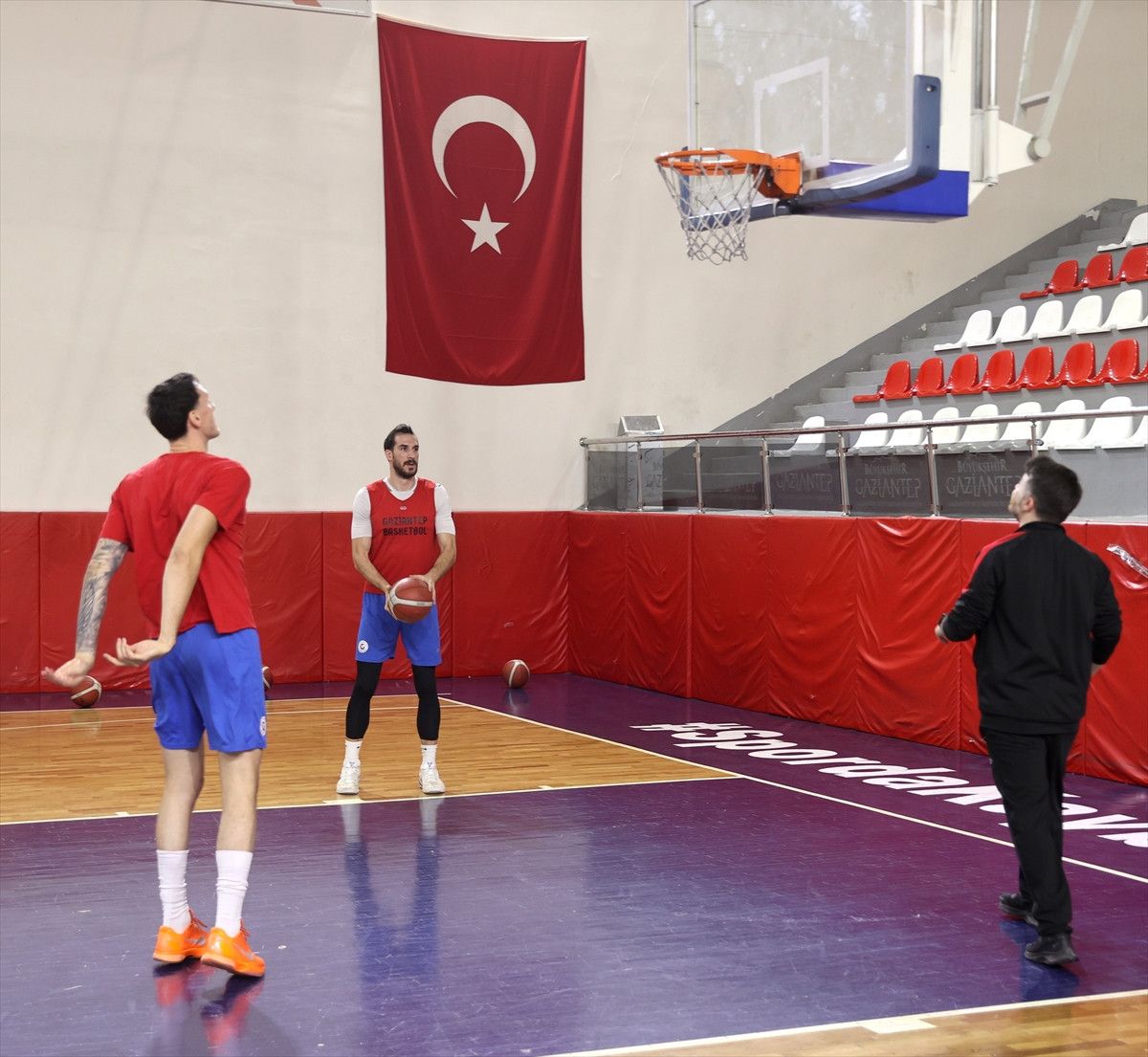 Gaziantep Basketbol liderliği bırakmak istemiyor
