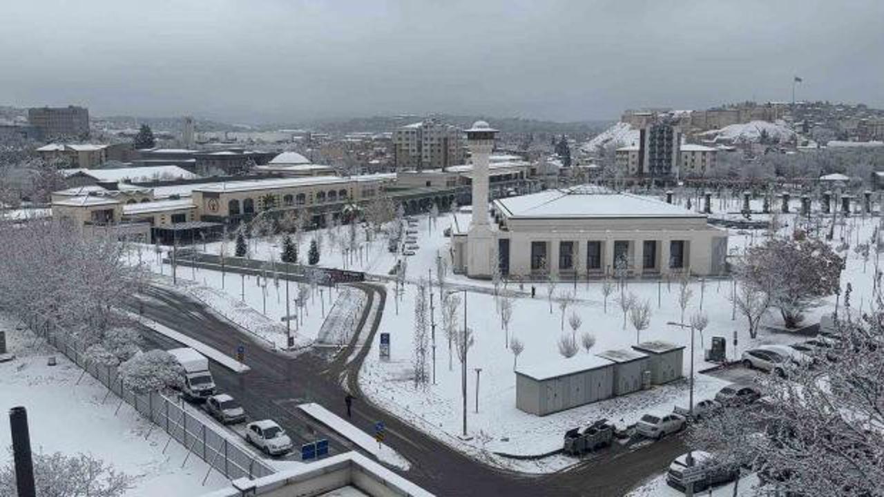 Gaziantep Büyükşehir Belediyesi'nden Yoğun Kar Yağışı Nedeniyle Ücretsiz Toplu Ulaşım Hizmeti