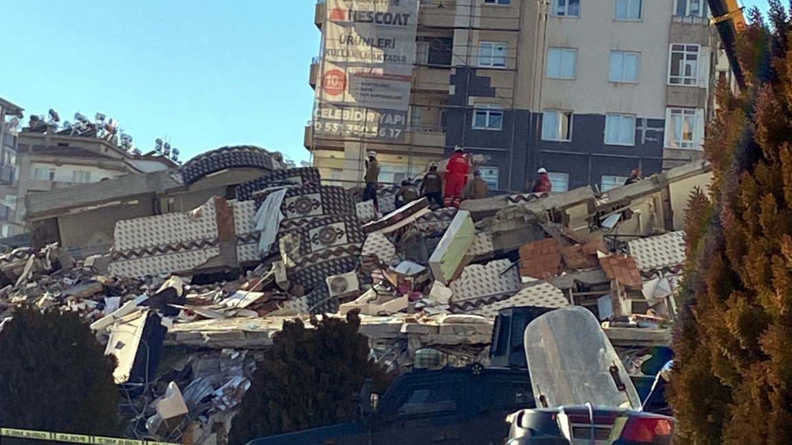 Gaziantep'te 49 kişinin öldüğü Emre Apartmanı davasında 4 sanığa tahliye