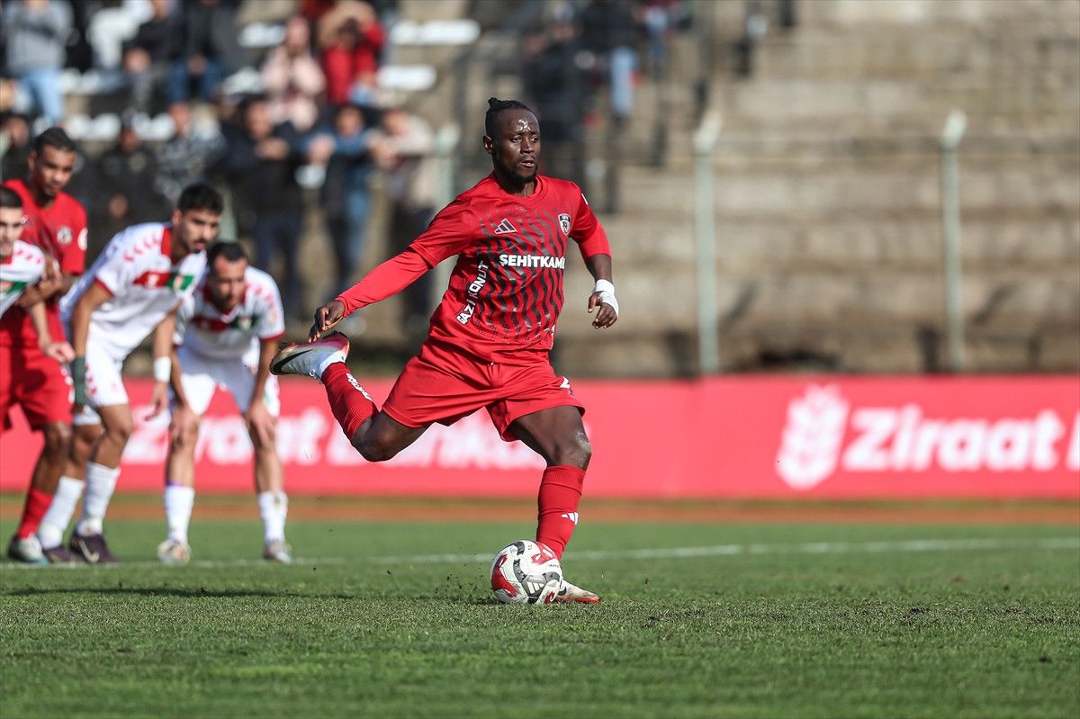 Gaziantep FK, Yalova FK karşısında turladı