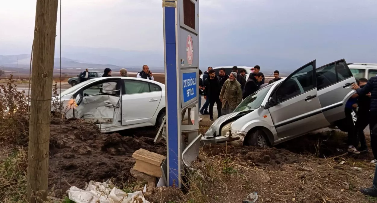 Gaziantep Nurdağı’nda 15 Dakika Arayla İki Şiddetli Trafik Kazası: 5 Yaralı