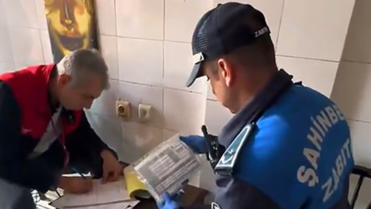 Gaziantep'te Kasap Dükkanında Kaçak Alkol Üretimi Yapıldığı Ortaya Çıktı