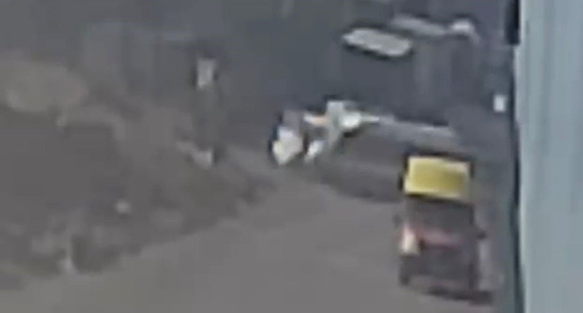 Gaziantep Şehitkamil Kavşağında Servis ve Panelvan Çarpışması: 1 Ölü, 3 Yaralı