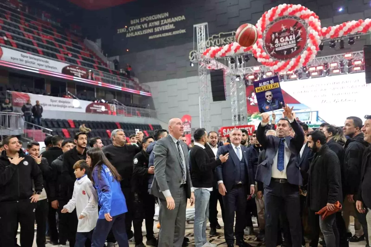 Gaziantep’in Spor Altyapısı Güçleniyor: Kamil Ocak Spor Salonu Hizmete Açıldı