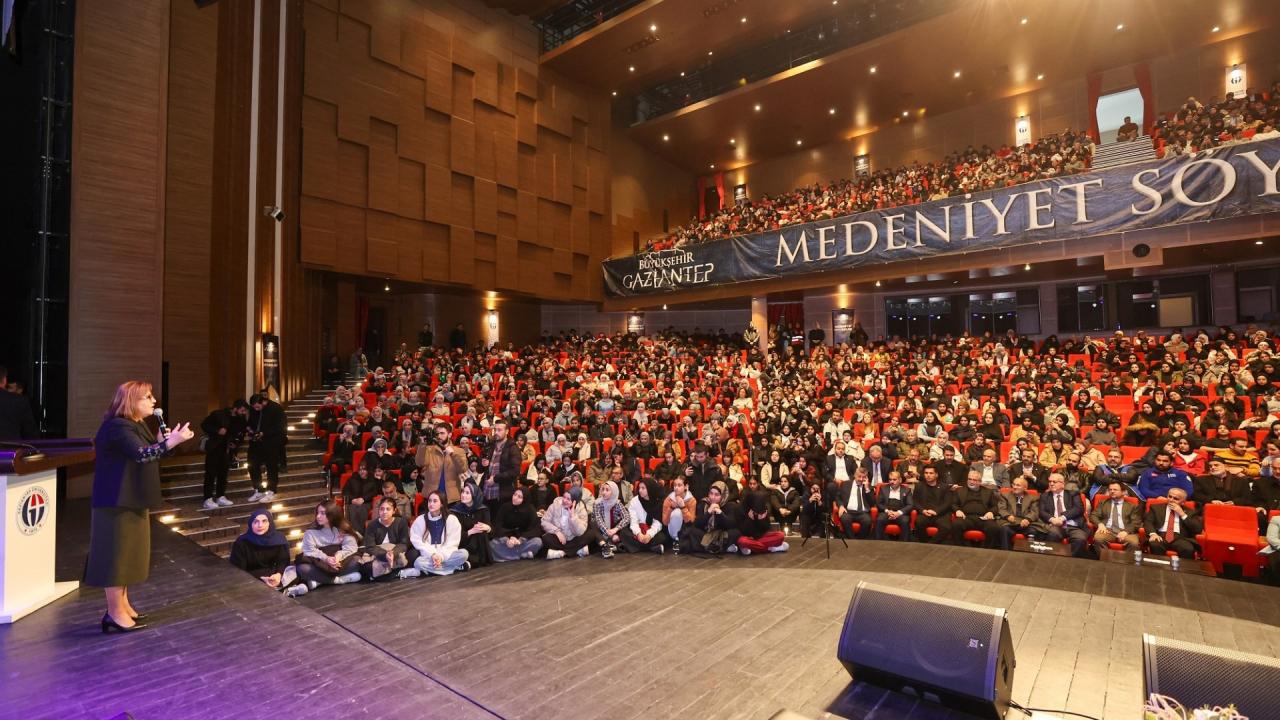 Gaziantep'te 117. Medeniyet Söyleşileri: Şener Aktürk Modern Dünya Kökenlerini Anlattı