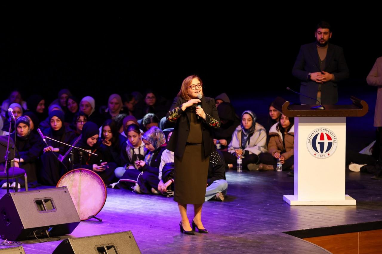 Gaziantep'te 117. Medeniyet Söyleşileri: Şener Aktürk Modern Dünya Kökenlerini Anlattı