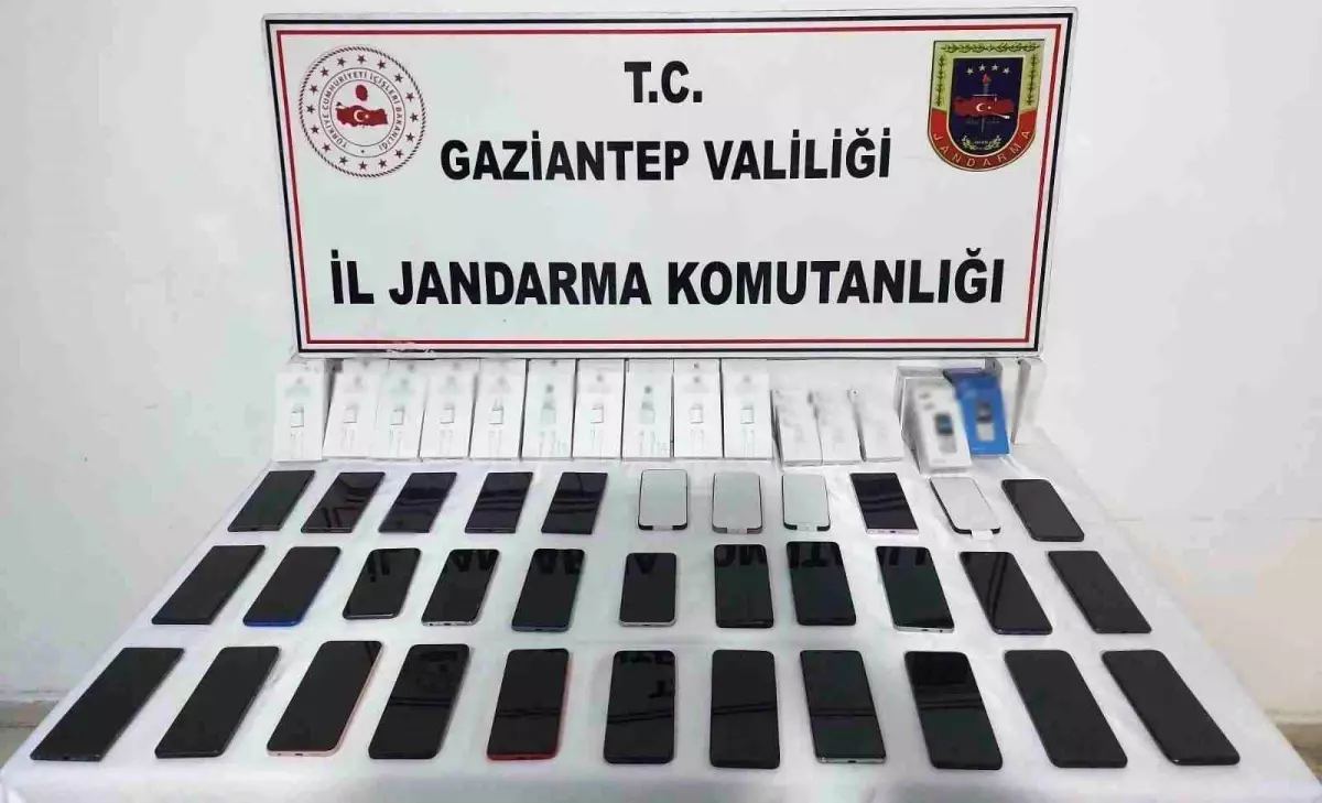 Gaziantep'te 800 Bin TL Değerinde Kaçak Cep Telefonu Operasyonu