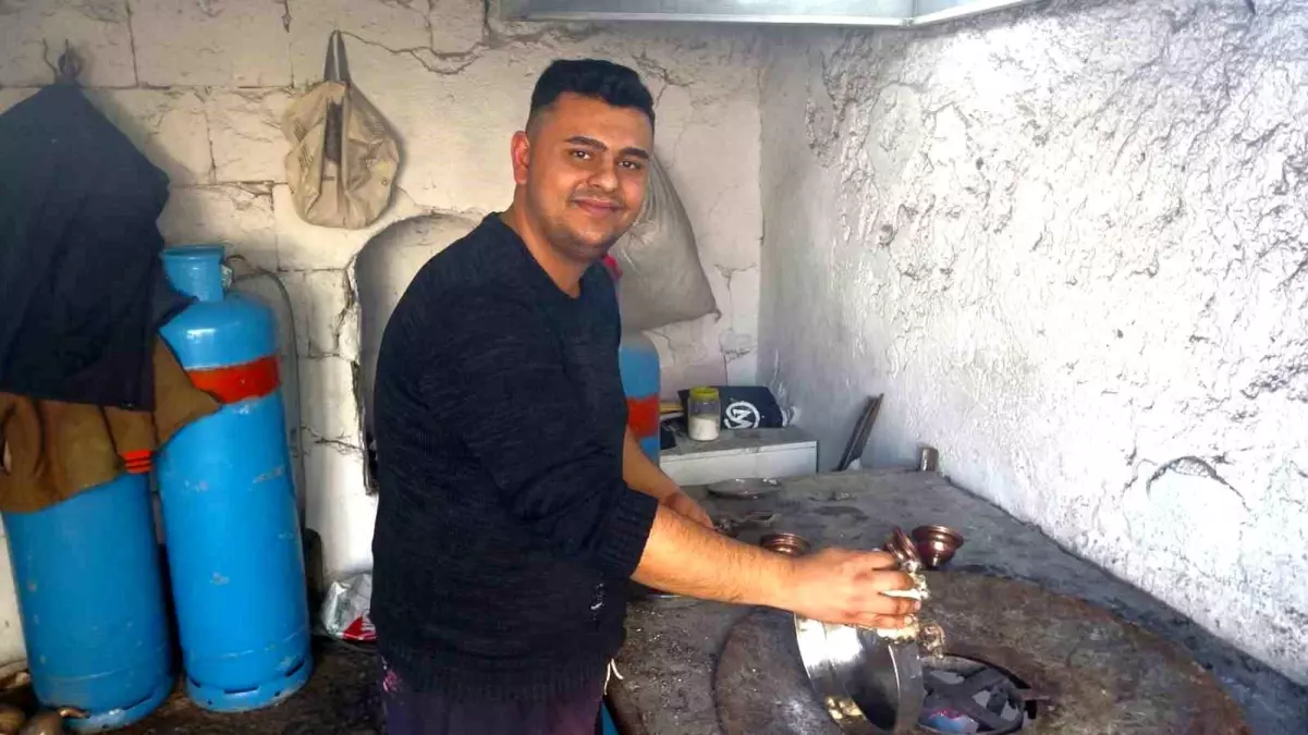 Gaziantep'te Baba-Oğul Son Kalaycılar Mesleğini Yaşatıyor