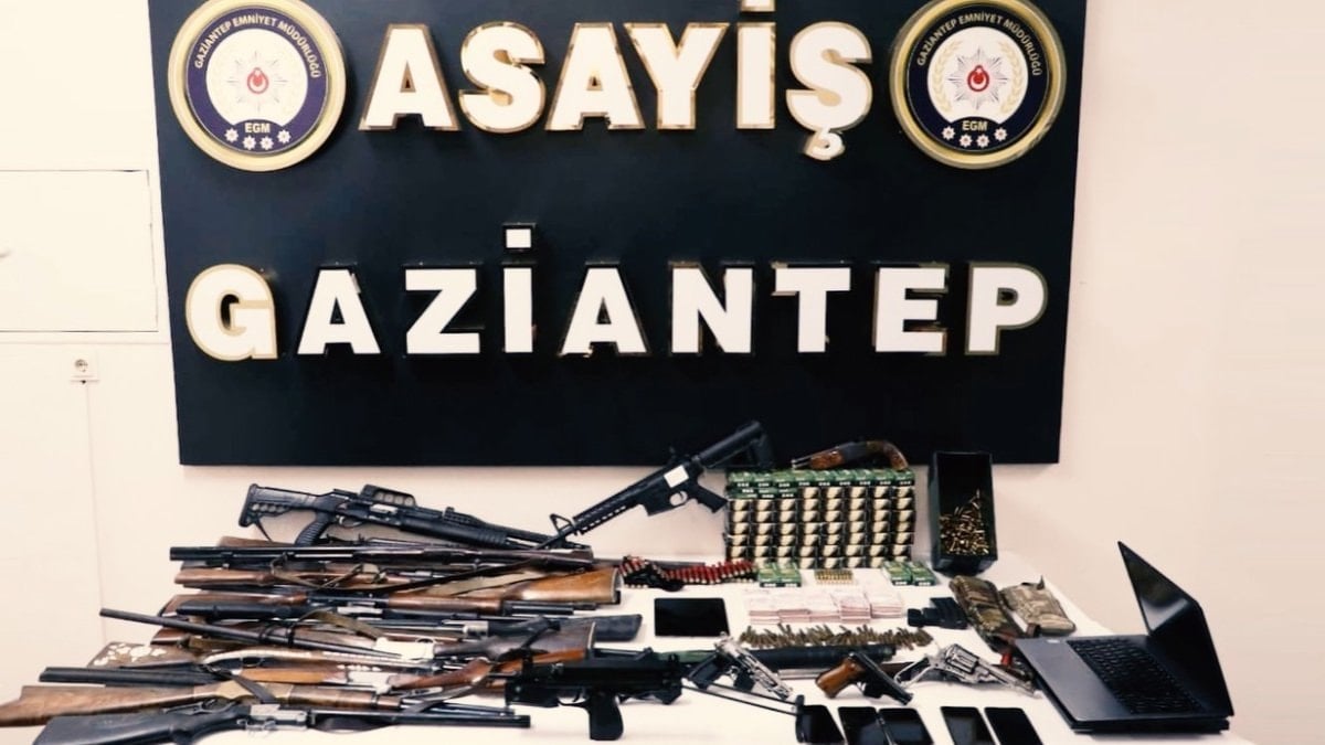 Gaziantep'te Dolandırıcılığa Yönelik Büyük Operasyon: 25 Ruhsatsız Silah Ele Geçirildi