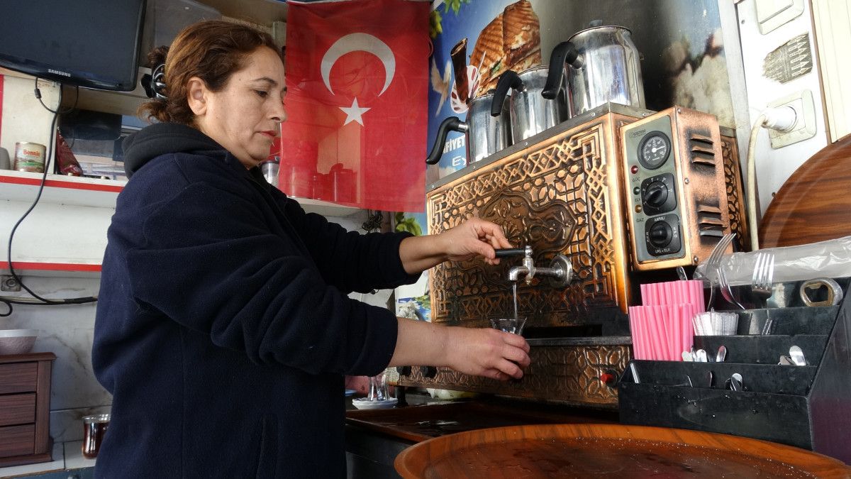 Gaziantep'te eşi için çaycı oldu
