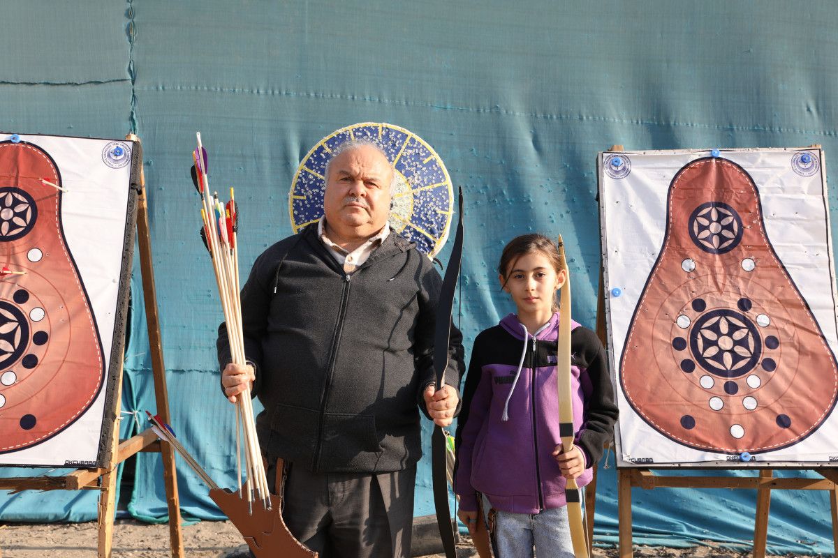 Gaziantep'te Tarih Dizilerinden Etkilenen Baba-Kız Okçuluğa Merak Sardı