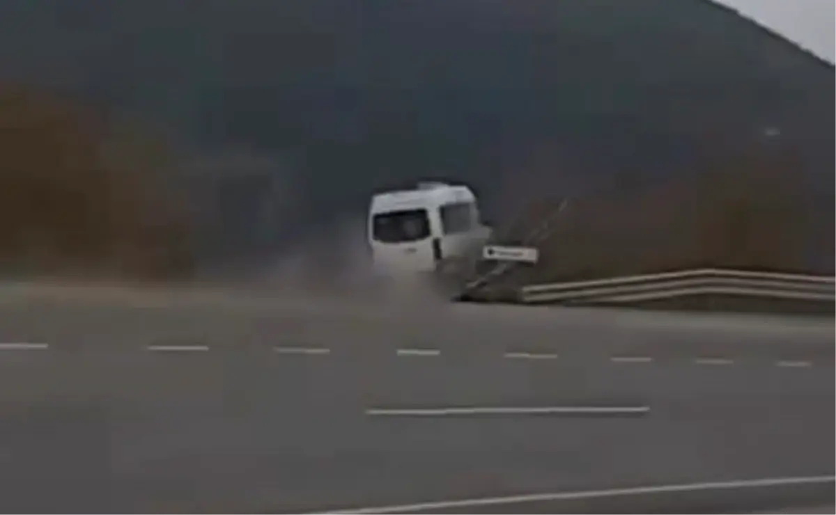 Gaziantep'te Tarım İşçilerini Taşıyan Minibüs Kazası