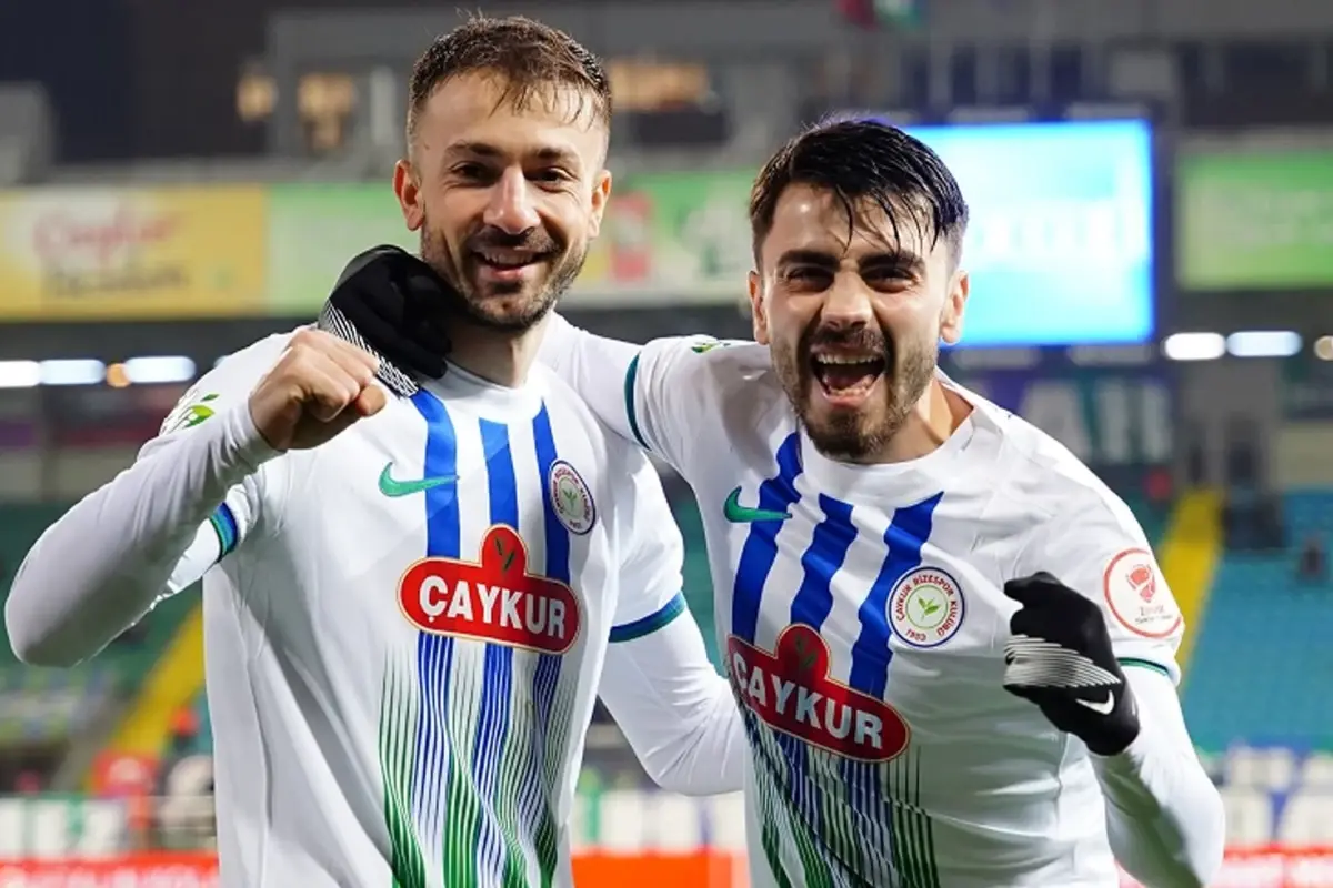 Halil Dervişoğlu'nun Muhteşem Dörtlüğü ile Çaykur Rizespor Gaziantep FK'yı Farklı Yendi
