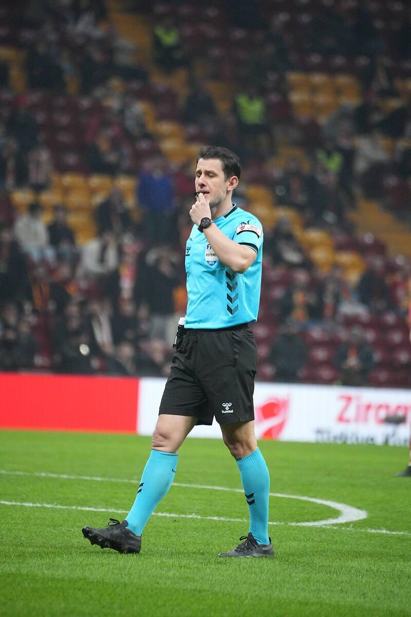 Halil Umut Meler'den Beşiktaş ve Yabancı VAR Hakemleri Hakkında Çarpıcı Açıklamalar