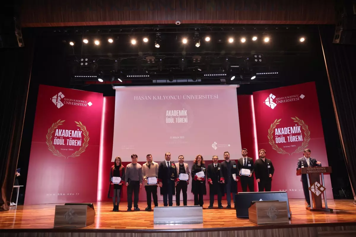 HKÜ 2024-2025 Akademik Yılında Başarı Ödülleri Sahiplerini Buldu