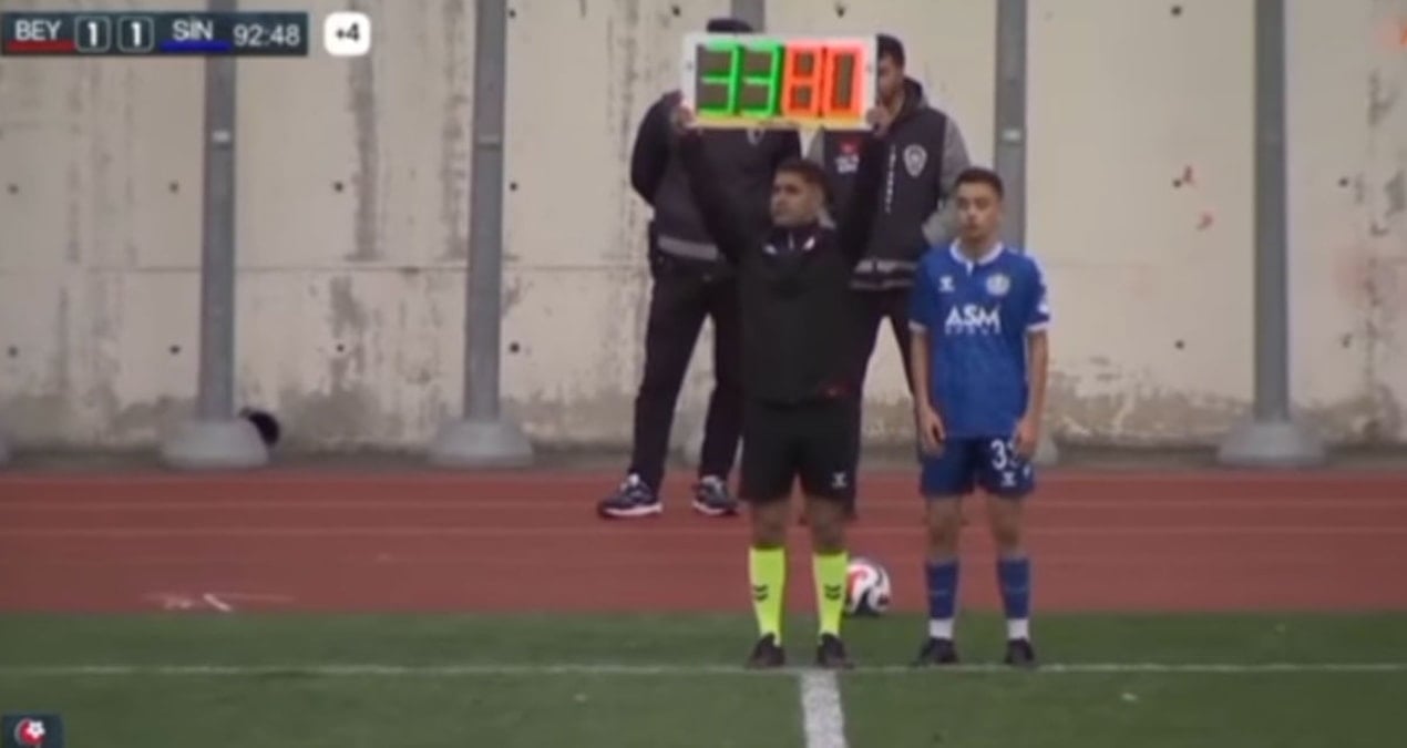 İlkokullu çocuk Türkiye tarihinin en genç futbolcusu oldu: İlk kez formayı sırtına geçirdi