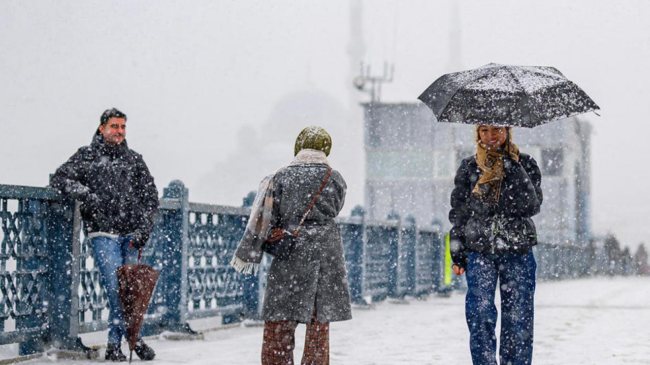 İstanbul'da 10 yıl sonra ilk! Yılbaşında kar geliyor: Lapa lapa yağacak