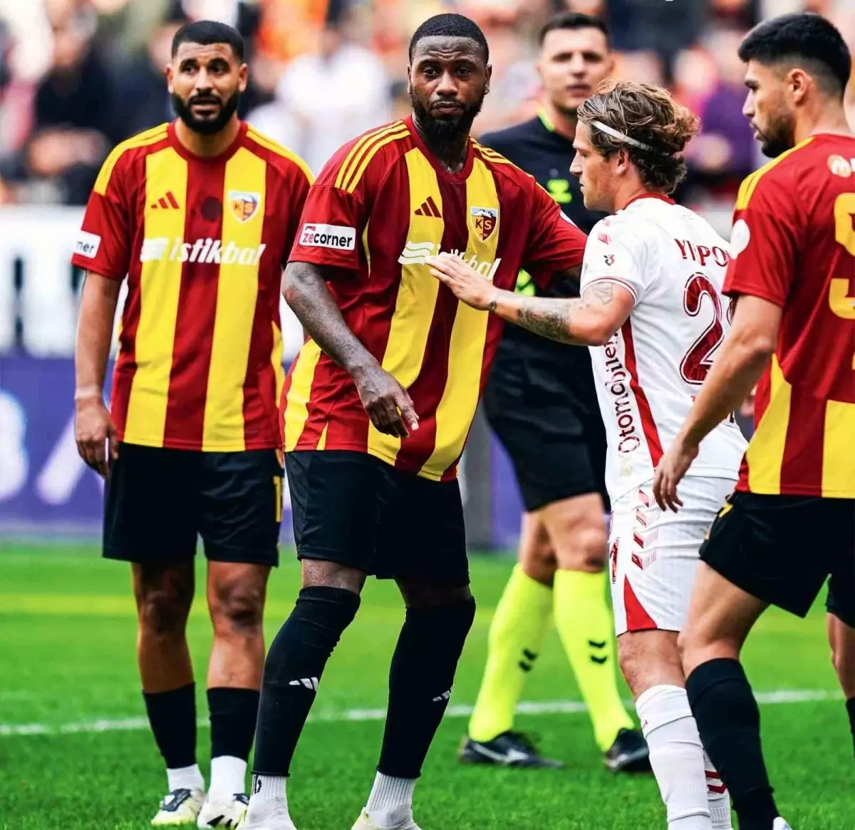 Kayserispor'un Süper Lig İlk Yarı Disiplin Raporu: Sarı ve Kırmızı Kart İstatistikleri