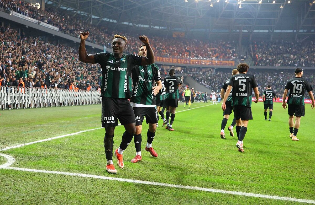 Kocaelispor'un İç Sahadaki Başarılı Performansı ve İlk Yarının Analizi