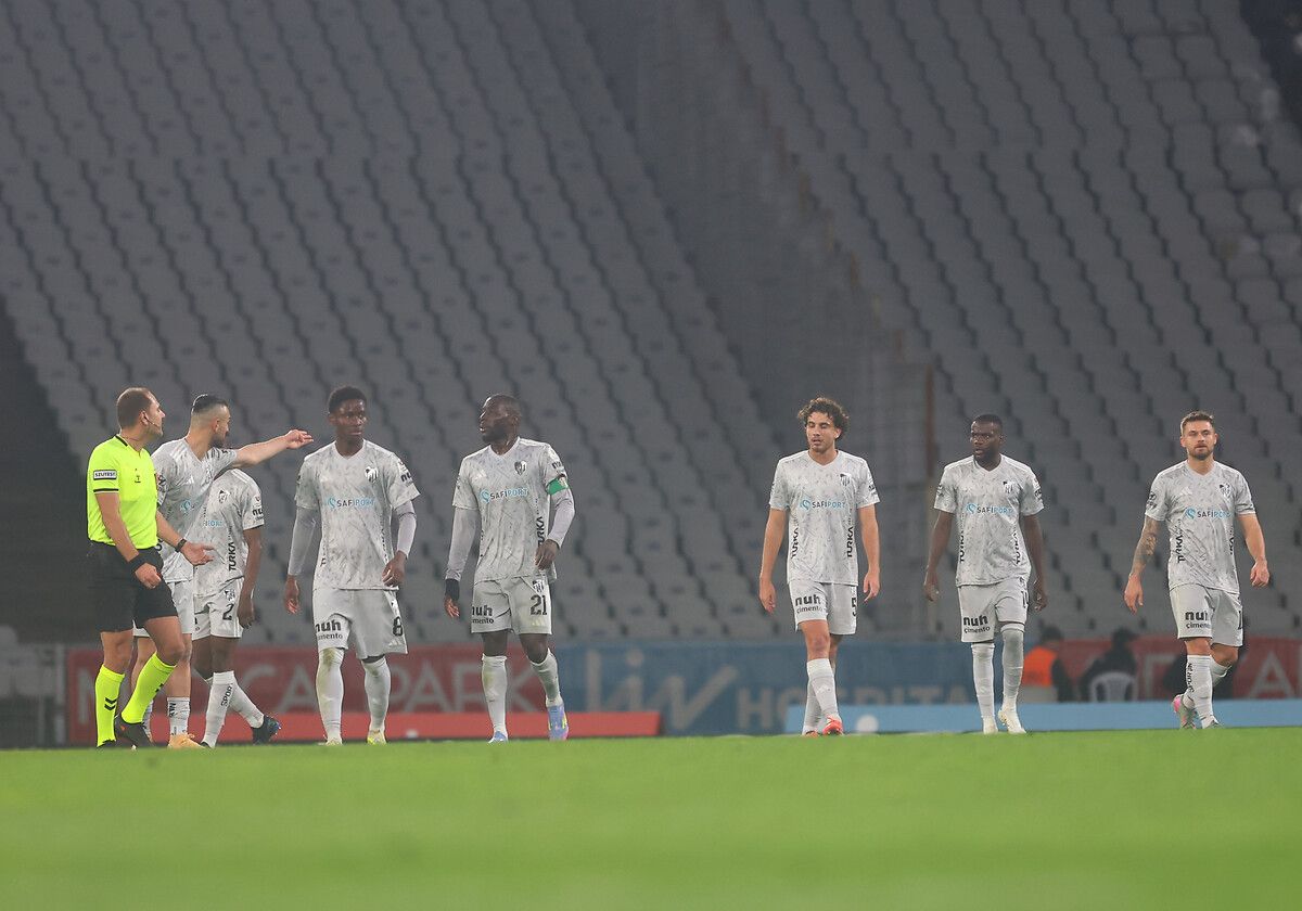 Kocaelispor'un İç Sahadaki Başarılı Performansı ve İlk Yarının Analizi