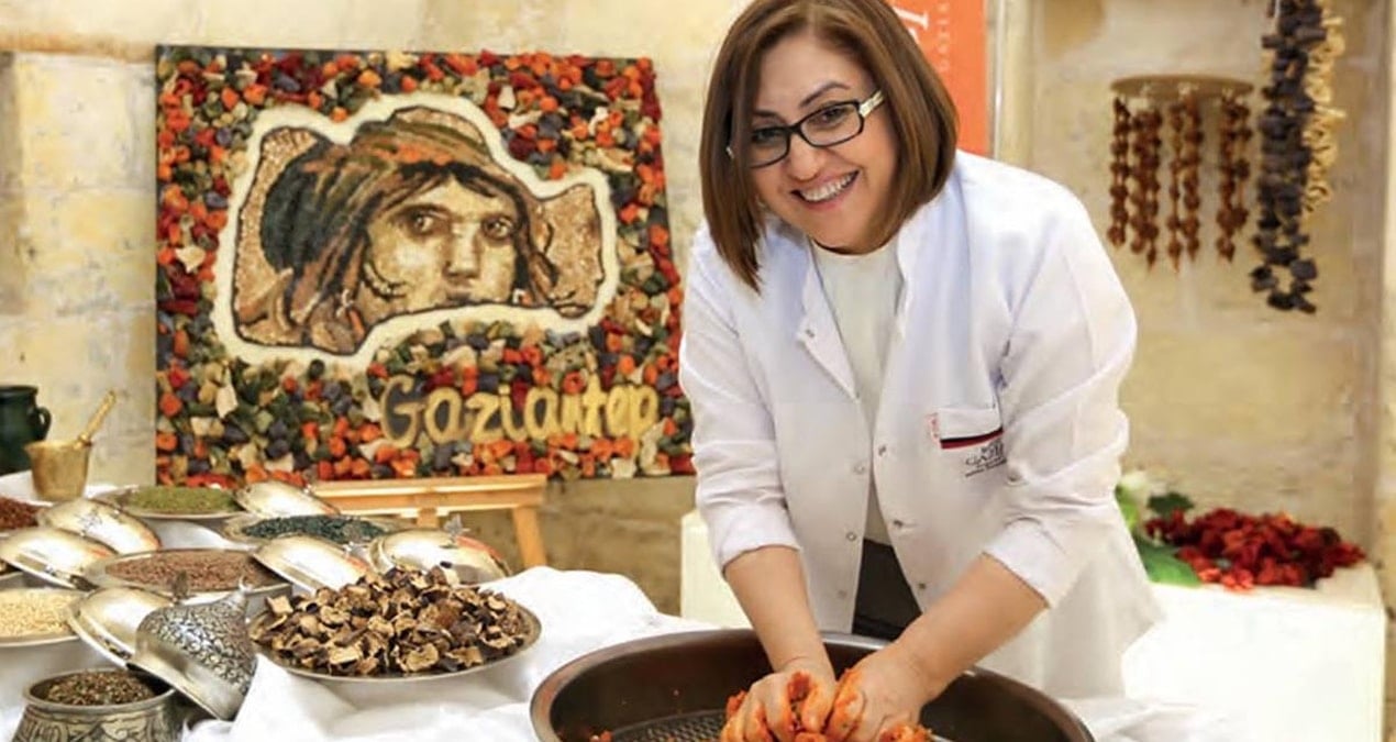 Mansur Yavaş’a Ücretsiz Çorba Dağıtımı Nedeniyle İnceleme Başlatıldı: Gaziantep’teki Çifte Standart Tartışması