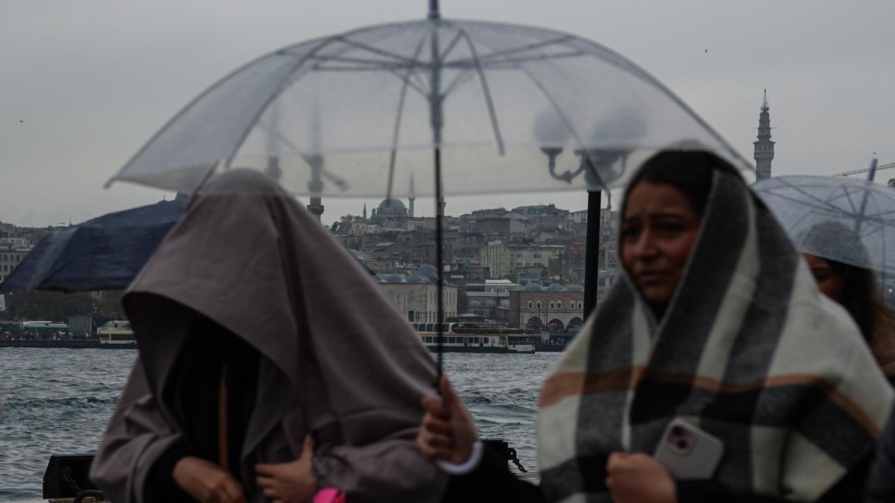 Meteoroloji'den hafta sonu uyarısı: Sağanak geliyor, hava bir anda değişecek!