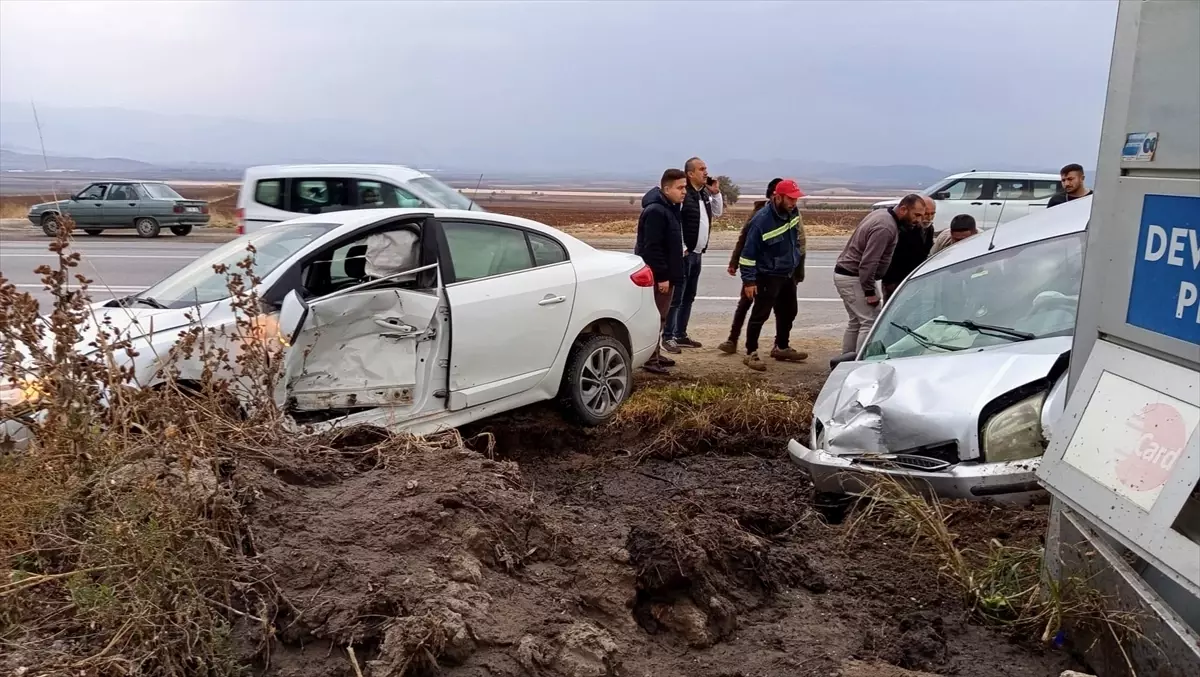 Nurdağı'nda Üç Ayrı Trafik Kazası: 7 Kişi Yaralandı