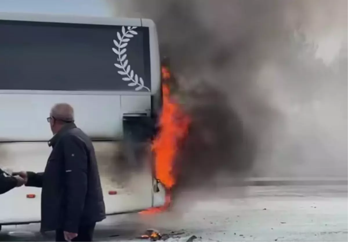 Nurdağı'nda Yolcu Otobüsünde Çıkan Yangın Kısa Sürede Söndürüldü