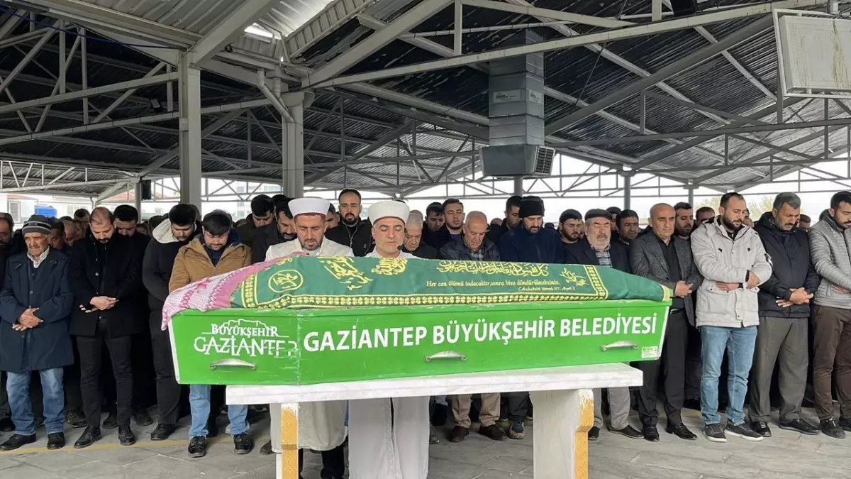 Osmaniye'de Otobüs TIR'a Çarptı: 7 Kişi Hayatını Kaybetti