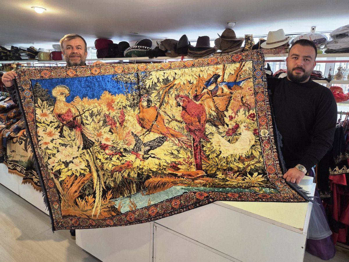 Samsun'da Müzik Öğretmeni Seçkin Esen'in Dünyadan Topladığı Halı Koleksiyonu