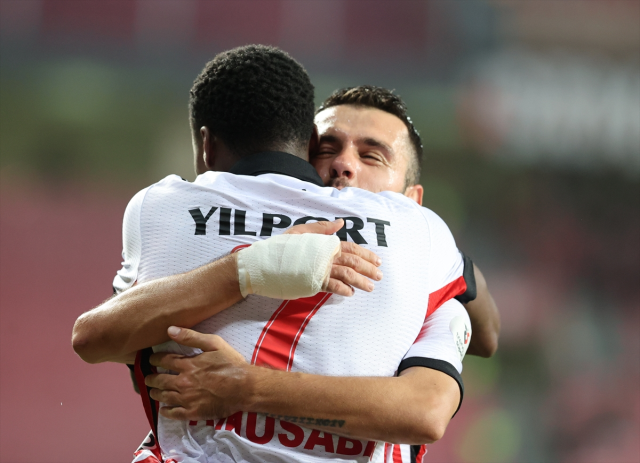 Samsunspor ligde ve Avrupa'da kaybetmeyi unuttu