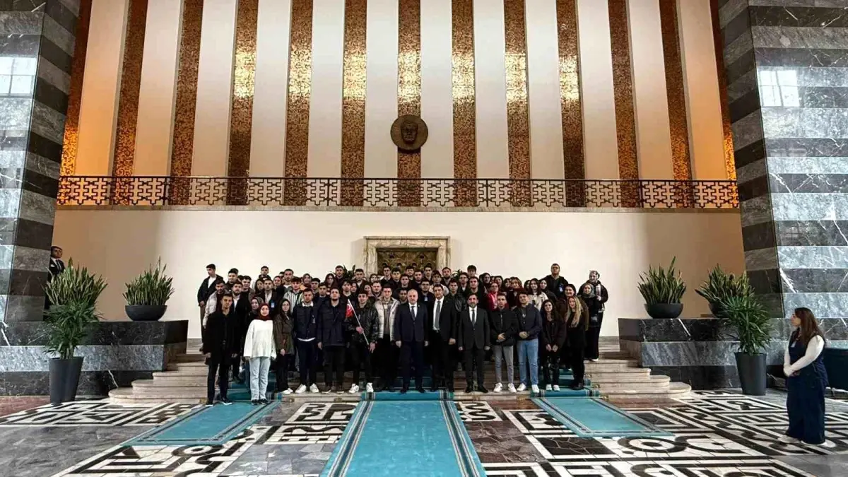 Şehitkamil Belediye Başkanı Umut Yılmaz Ankara Çıkarması Projesiyle Gençleri Başkentte Ağırladı