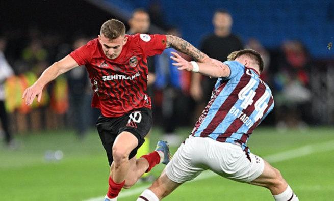 Selçuk İnan ve Burak Yılmaz tedrisatından geçen Kozlowski, Süper Lig devinin radarında